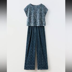Sequin girls velour jumpsuit. Worn 1x. Size 9. Blue/gray. (52.8 inches)